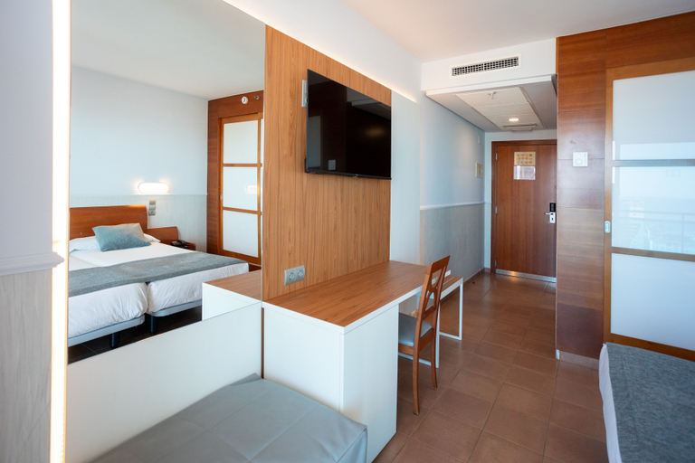 Bedroom 3, Hotel Cibeles Playa, Valencia