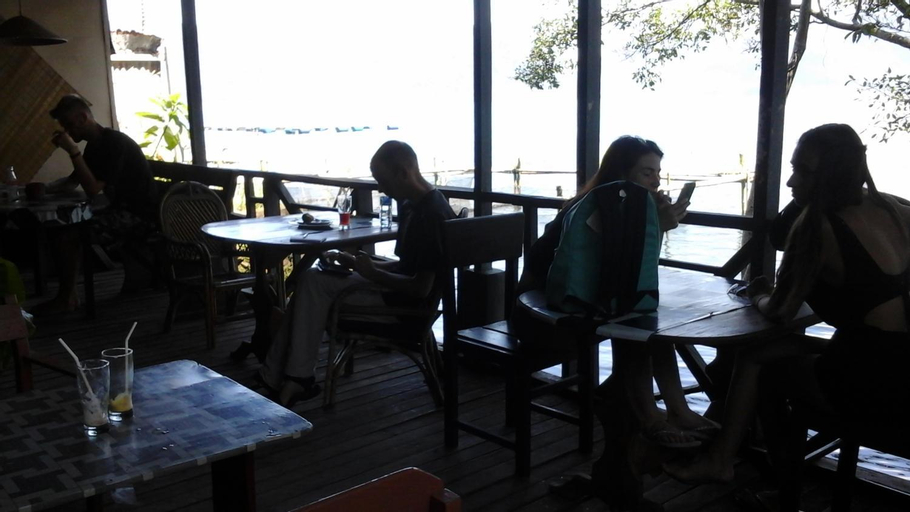 Food & Drinks 4, Beach Guest House, Agam