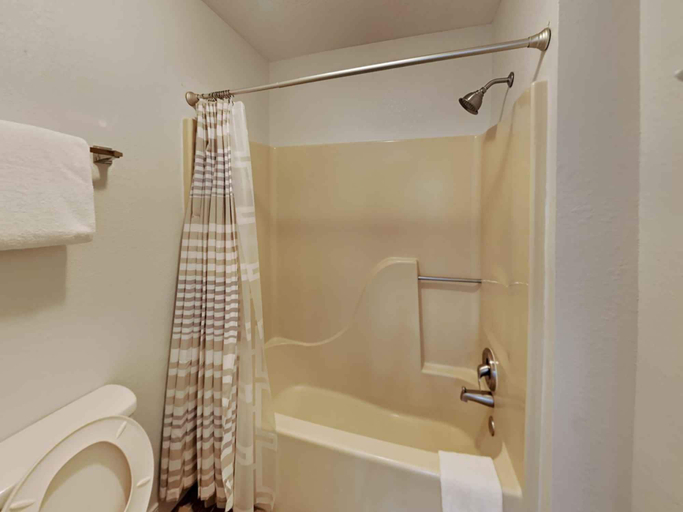 Bathroom 4, Creole Cottage by Southern Vacation Rentals, Escambia