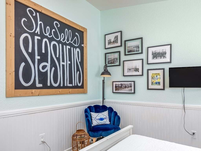 Bedroom, Laurel Reef Tybee Vacation Rentals, Chatham