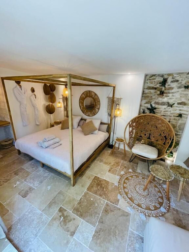 Bedroom 2, Buddha Beach Thoiry, Yvelines