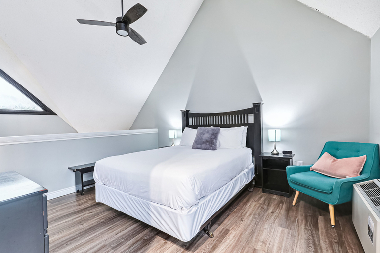 Bedroom 13