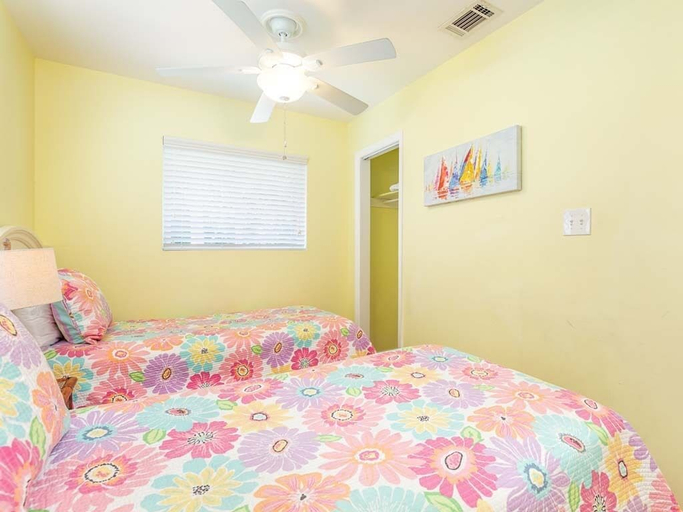 Bedroom 3, Sisters in the Sand by Tybee Vacation Rentals, Chatham