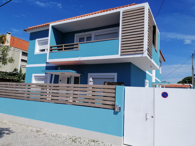 Lisbon Beach Apartments 1, Almada