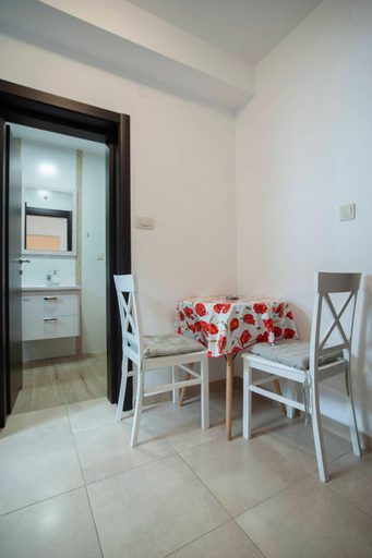 Others 2, Mandir apartments - Center
