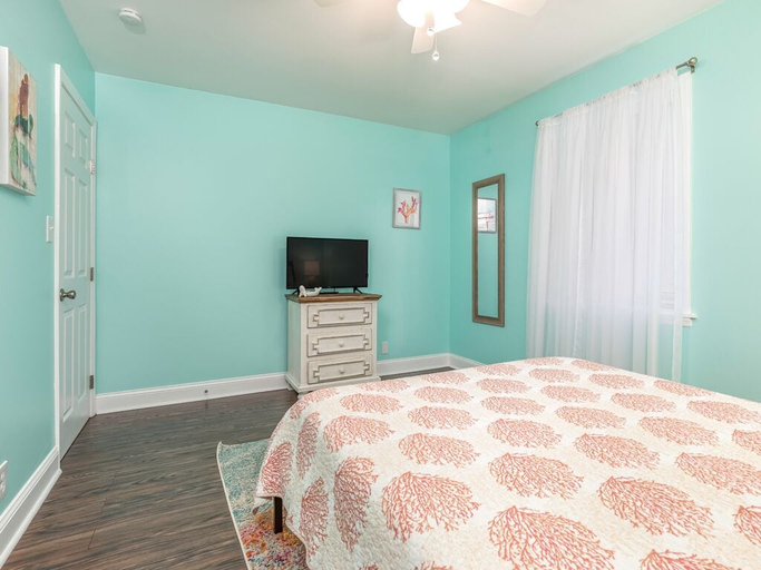 Bedroom 2, Castaway Cottage by Tybee Vacation Rentals, Chatham