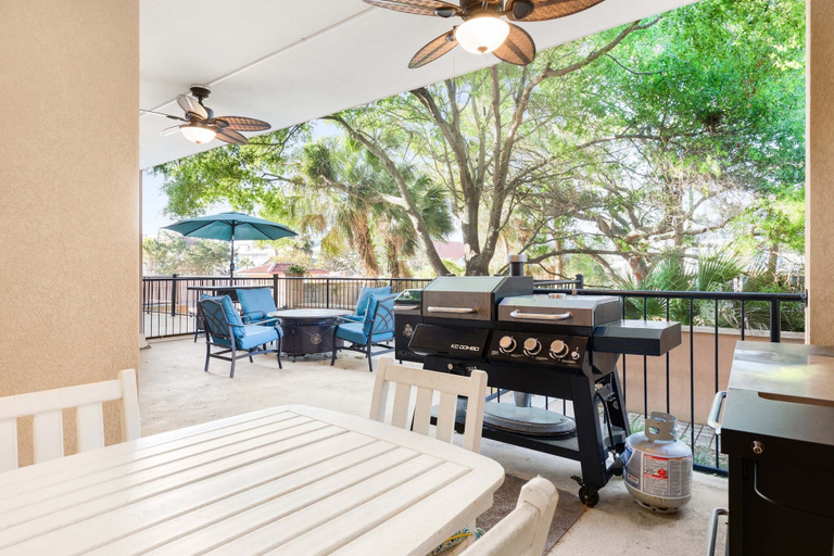 Food & Drinks, Brass Rail 118 Tybee Vacation Rentals, Chatham