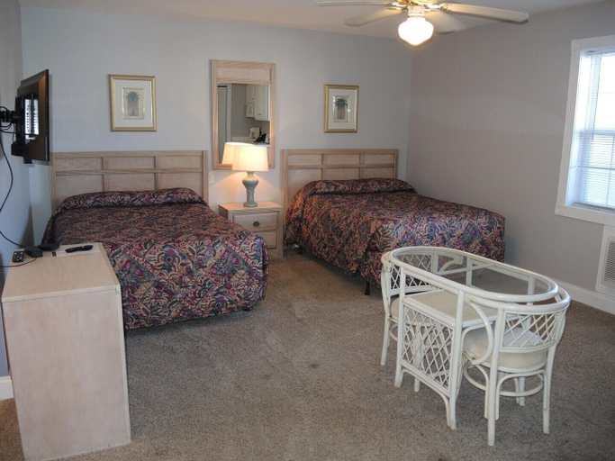 Room 4, 1005l Home by Redawning, Brunswick