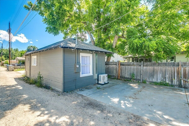 Exterior & Views 2, Sweetpea Tiny Home, Ada