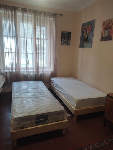 Bedroom 3, Lusin hyuratun