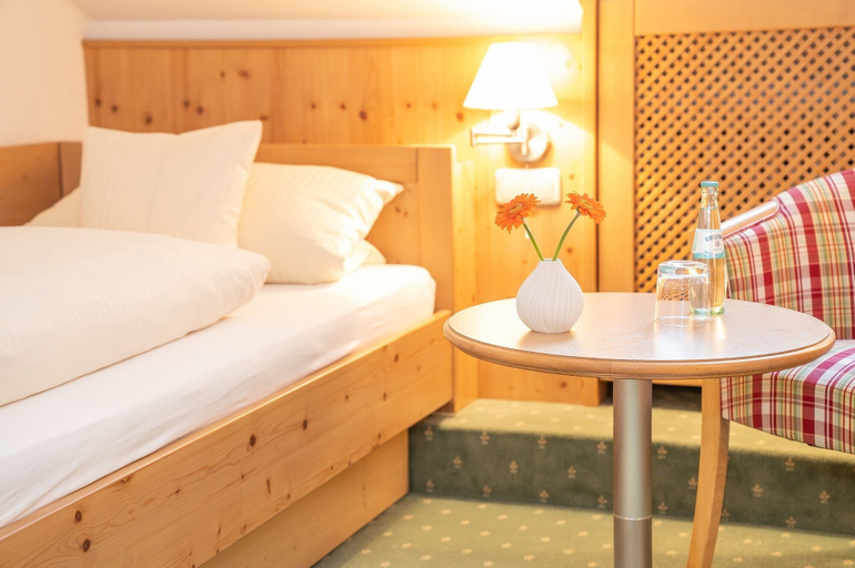Bedroom 5, Hotel Garni Christl, Passau