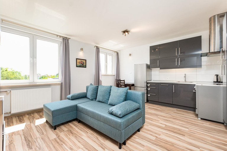 Others 3, Podchorazych 41 by Homeprime, Warsaw