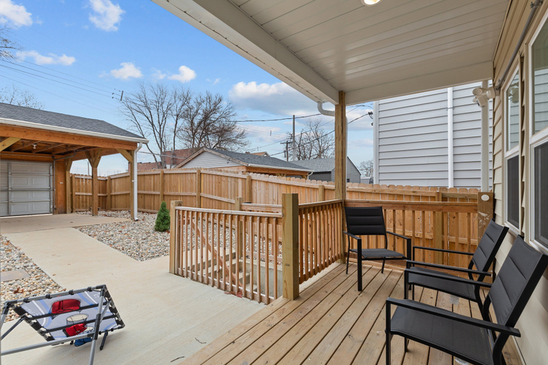 Others 2, Bright Urban Comfort | JZ Vacation Rentals, Saint Louis