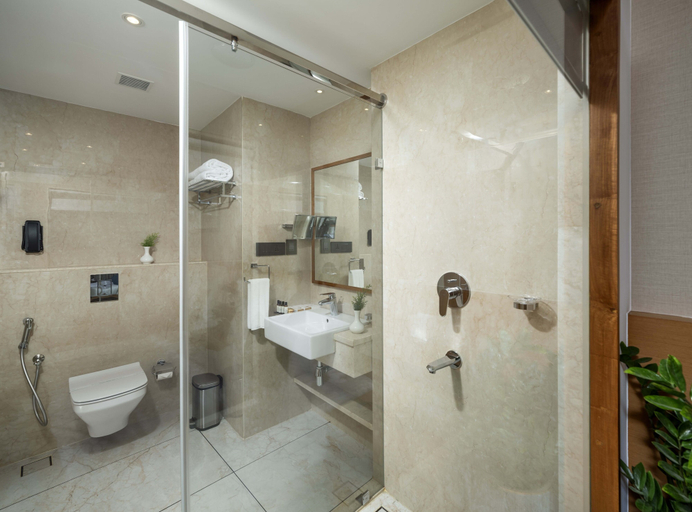 Bathroom 5, The Grand Cliff Resort Munnar, Idukki