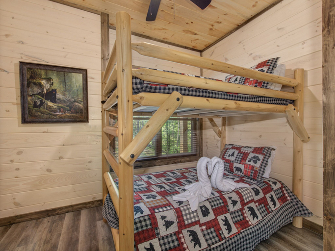 Bedroom 3, Matterhorn, Sevier