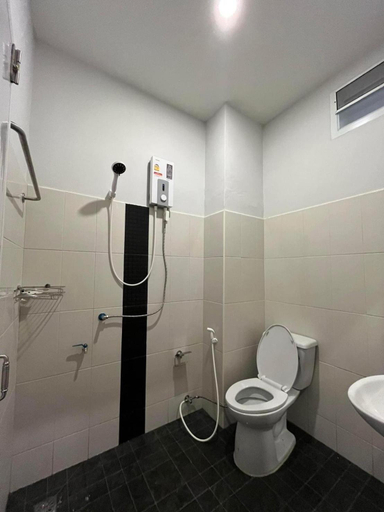 Bathroom 2, Bansuanvintagehotel, Tha Bo