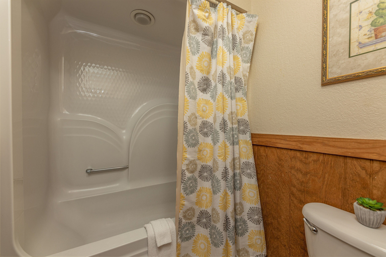 Bathroom 3, Magnolia Place 5 - Eight Bedroom Chalet, Sevier