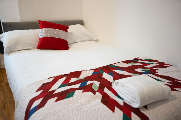 Bedroom 4, Carlton Residence Sleeps 6, London