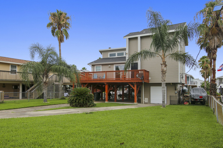 Exterior & Views 1, Sir Reel, Galveston