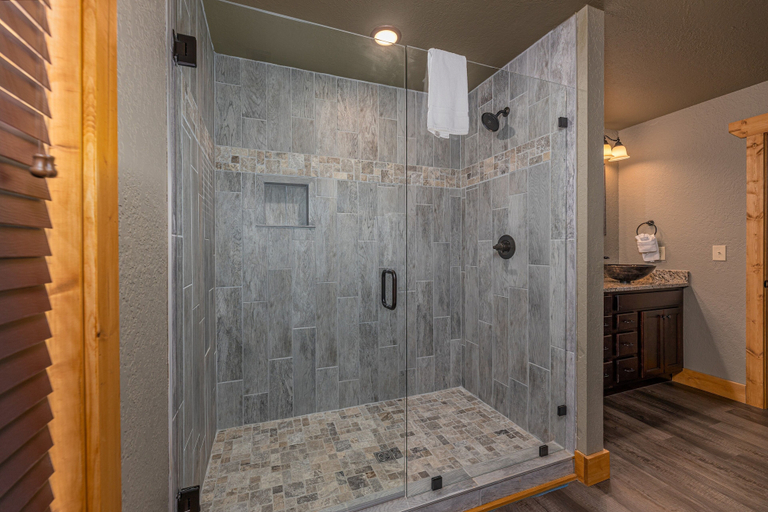 Bathroom 4, Chateau Bliss, Sevier