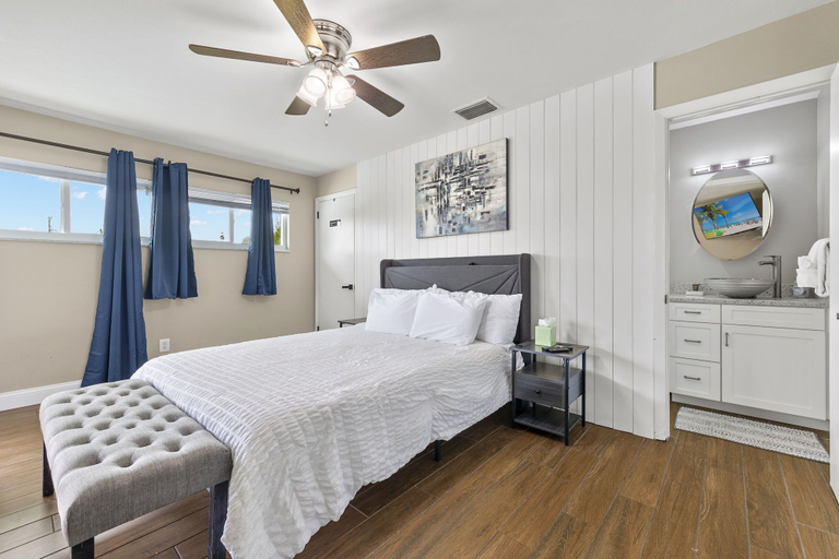 Bedroom 3, Palm Haven!, Lee