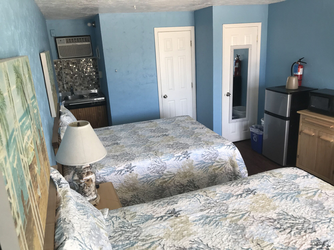 Bedroom 3, Surf Comber Motel, Cape May