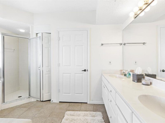 Bathroom, Island Beach Club 404, Lee