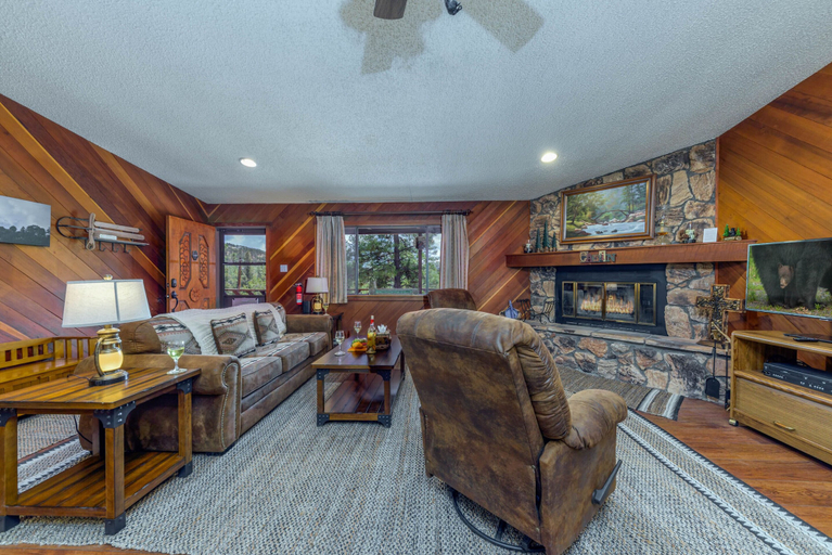 Others 5, Curly Pine Cabin, Lincoln