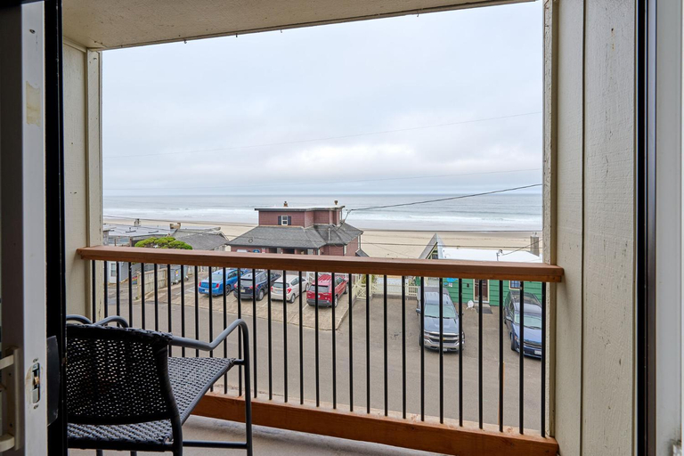 Others 5, Surftides Plaza Rentals, Lincoln