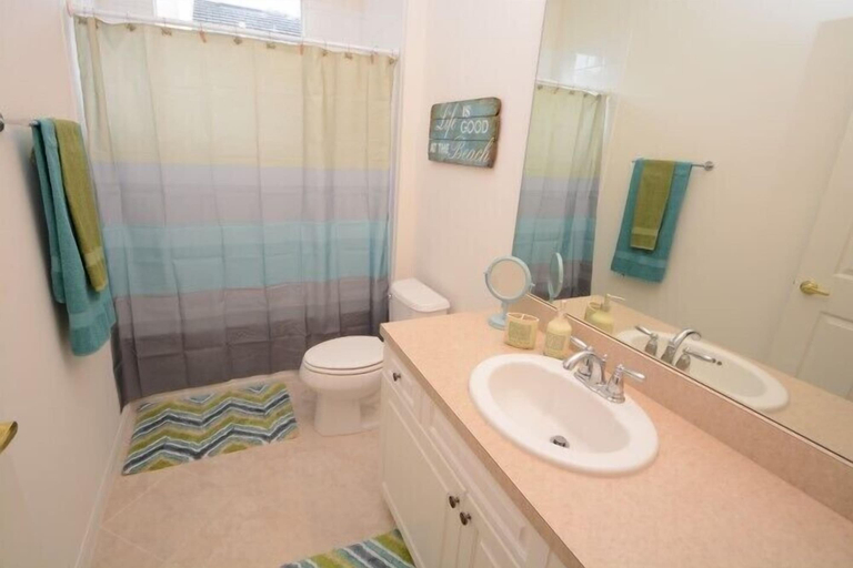 Bathroom, Lucaya 102, Lee