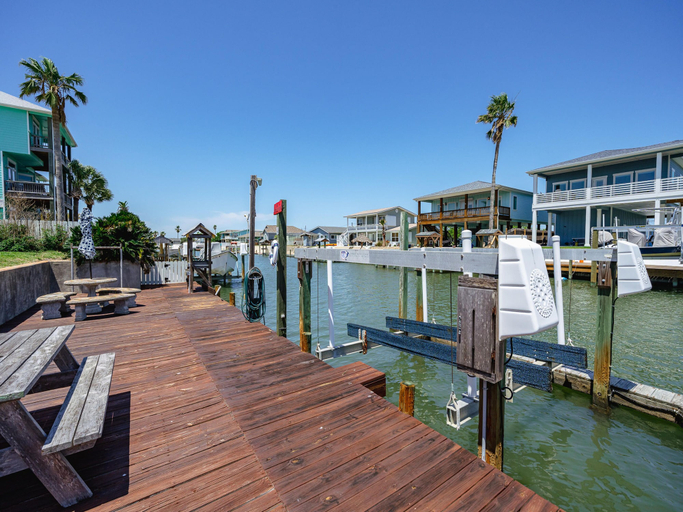 Sport & Beauty, Hard Heads Headquarters, Aransas