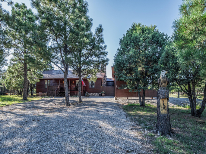 Exterior & Views 2, Back at the Ranch, Lincoln