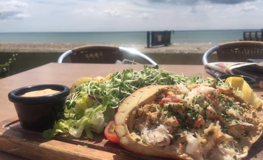Food & Drinks 5, Chic 2-bed Seafront Haven Near Felpham Beach, West Sussex