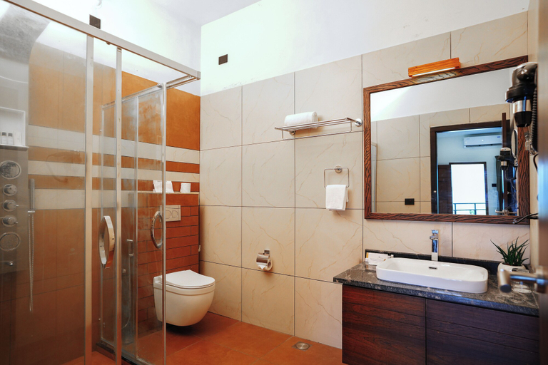 Bathroom 5, Maram Resort Mamalakandam, Idukki