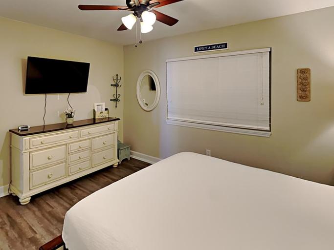 Bedroom 3, Emerald Beach by Southern Vacation Rentals, Bay