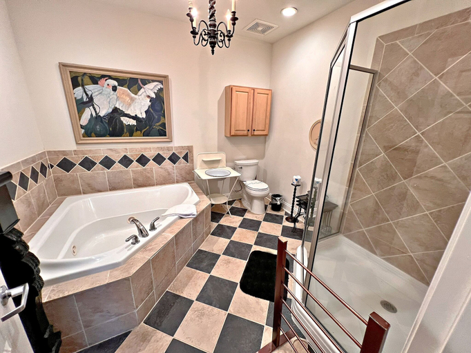 Bathroom 5, The Moorings, Baldwin