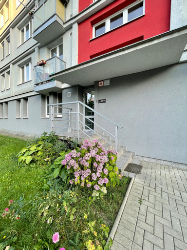 Self check-in Cozy Apartment in vibrant Ruzinov area, Komarnicka 42, Bratislava, Bratislava II