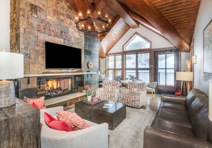 Living area 5, Highlands Slopeside #221 3 Bedroom Condo by RedAwning, Eagle