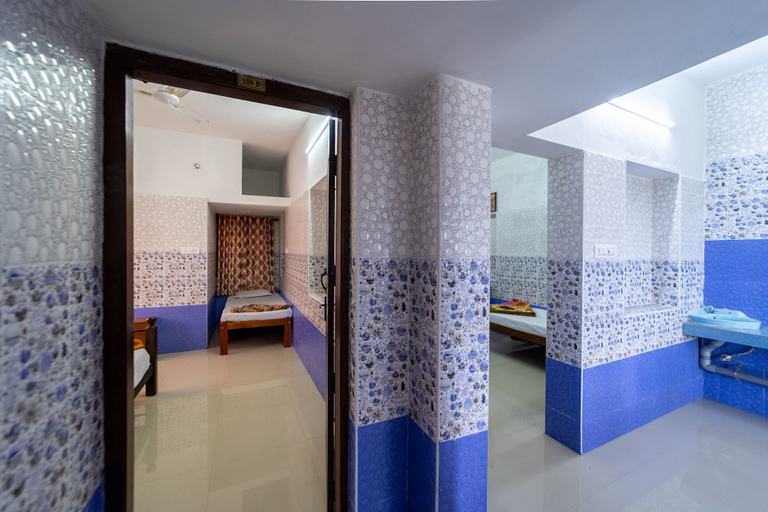 Bathroom 3, Sri Nandha Luxury Comforts, Coimbatore