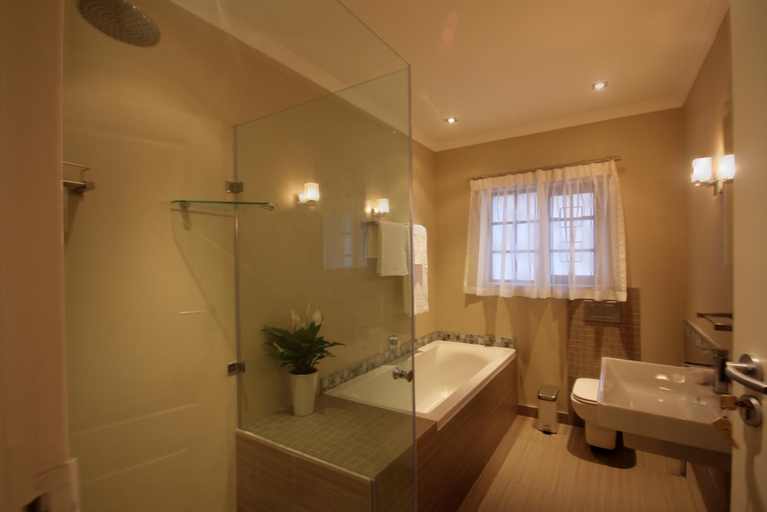 Bathroom 4