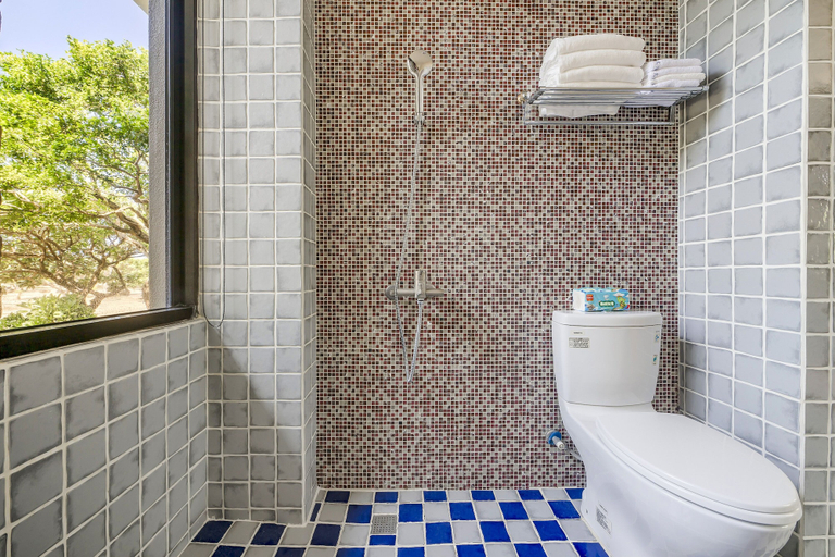 Bathroom 4, Southern Sun Homestay North, Pingtung