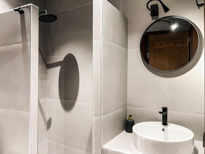 Bathroom 3, The Stone Forest, Thessaly