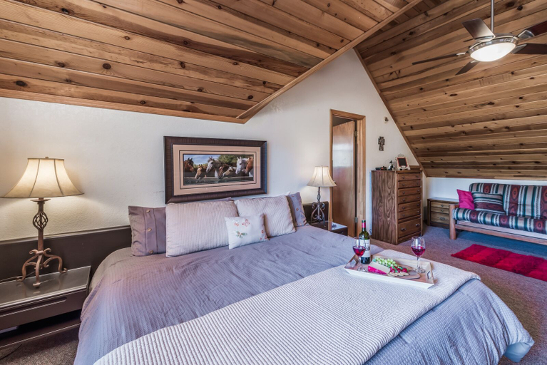 Bedroom 3, Breakaway Cabin, Lincoln