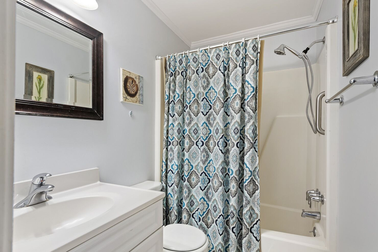 Bathroom 4, Seaside Villa 142, Beaufort