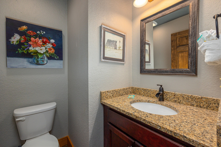 Bathroom 4, Mountain Sunrise Pool Cottage, Sevier
