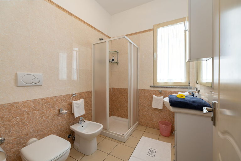 Bathroom 3, Villa Roscia