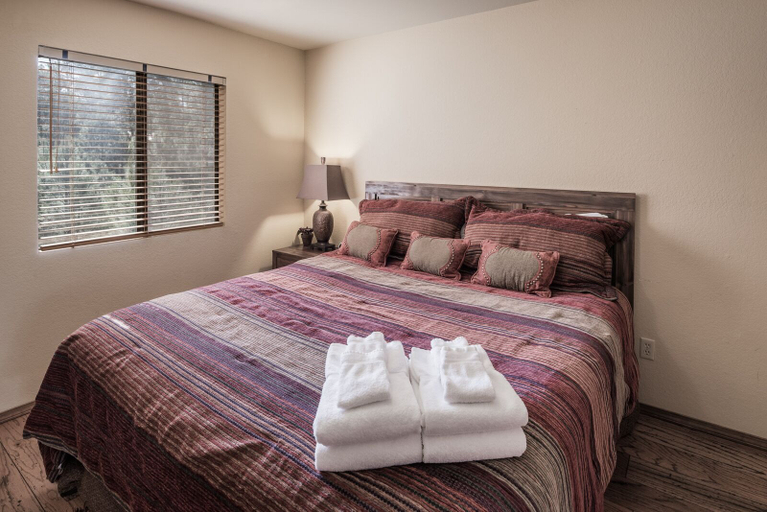 Bedroom 3, Sierra's Grace, Lincoln