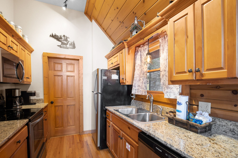 Others 5, Cookies Cabin, Sevier