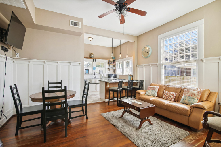 Others 5, The Big Kahuna Manor, Galveston