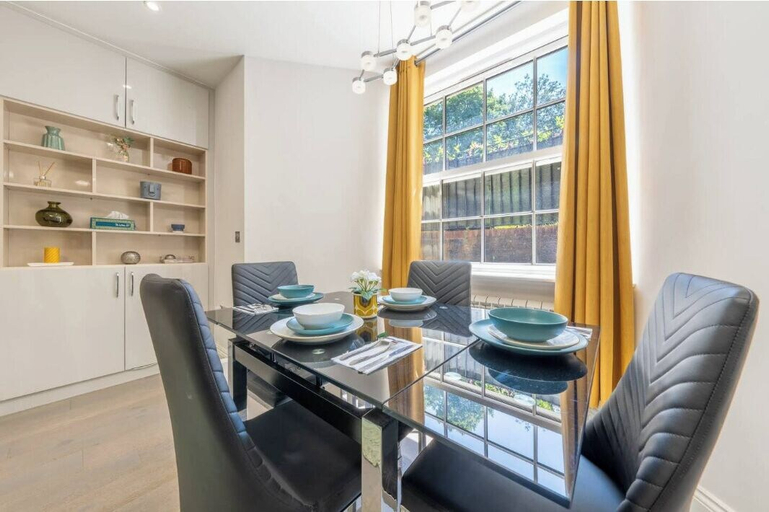 Living area 2, The Carlton Residences, London